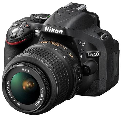 Delaunay Productions - Équipements - Nikon D5200 Noir + Obj. Nikon AF-S DX 18-55 VR II f/3.5 - 5.6 G